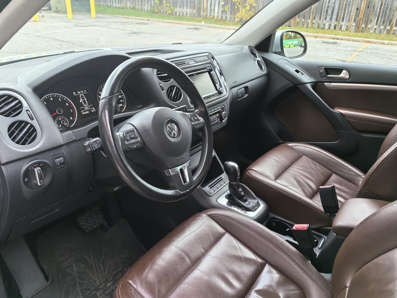 2012 Volkswagen Tiguan SE Photo