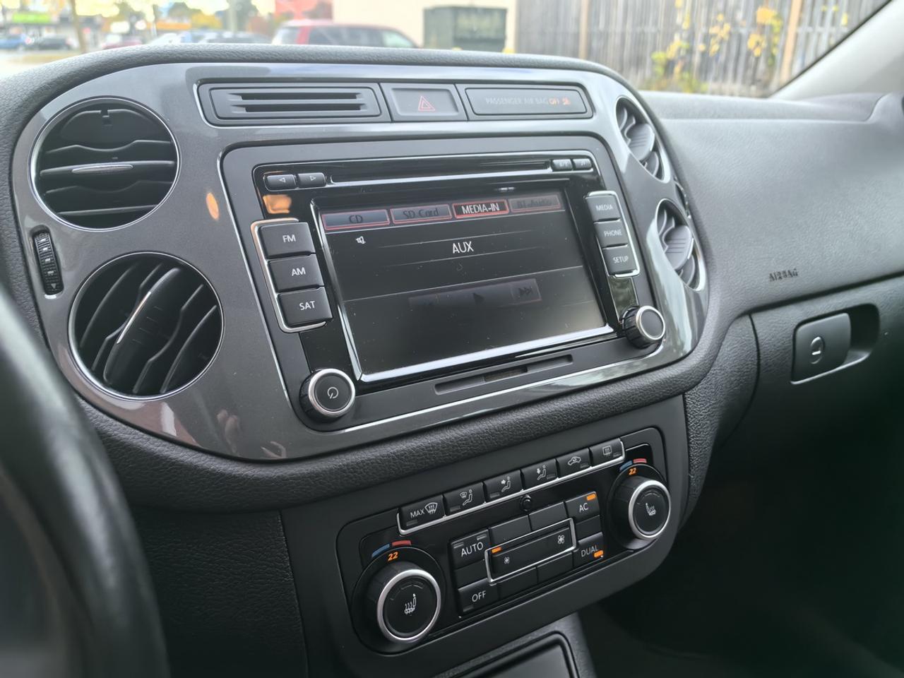 2012 Volkswagen Tiguan SE Photo