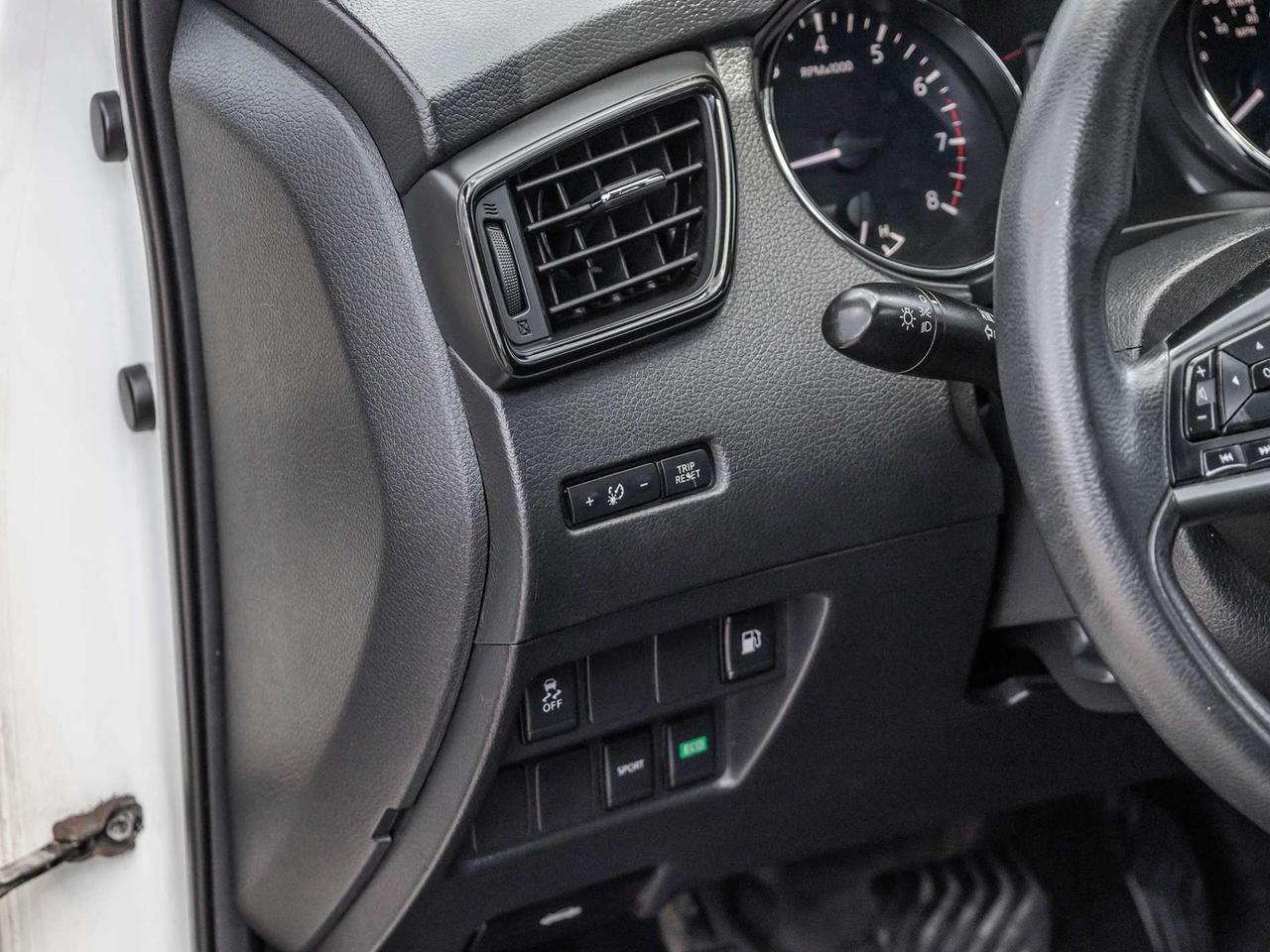 2019 Nissan Rogue FWD S   Carplay   Heated Seats   Backup Camera   Clean Carfax Photo