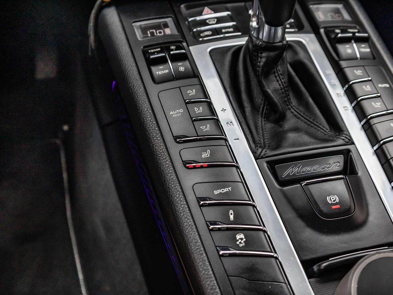 2015 Porsche Macan AWD S   Carplay   Panoramic Roof   Navigation   Heated Seats Photo