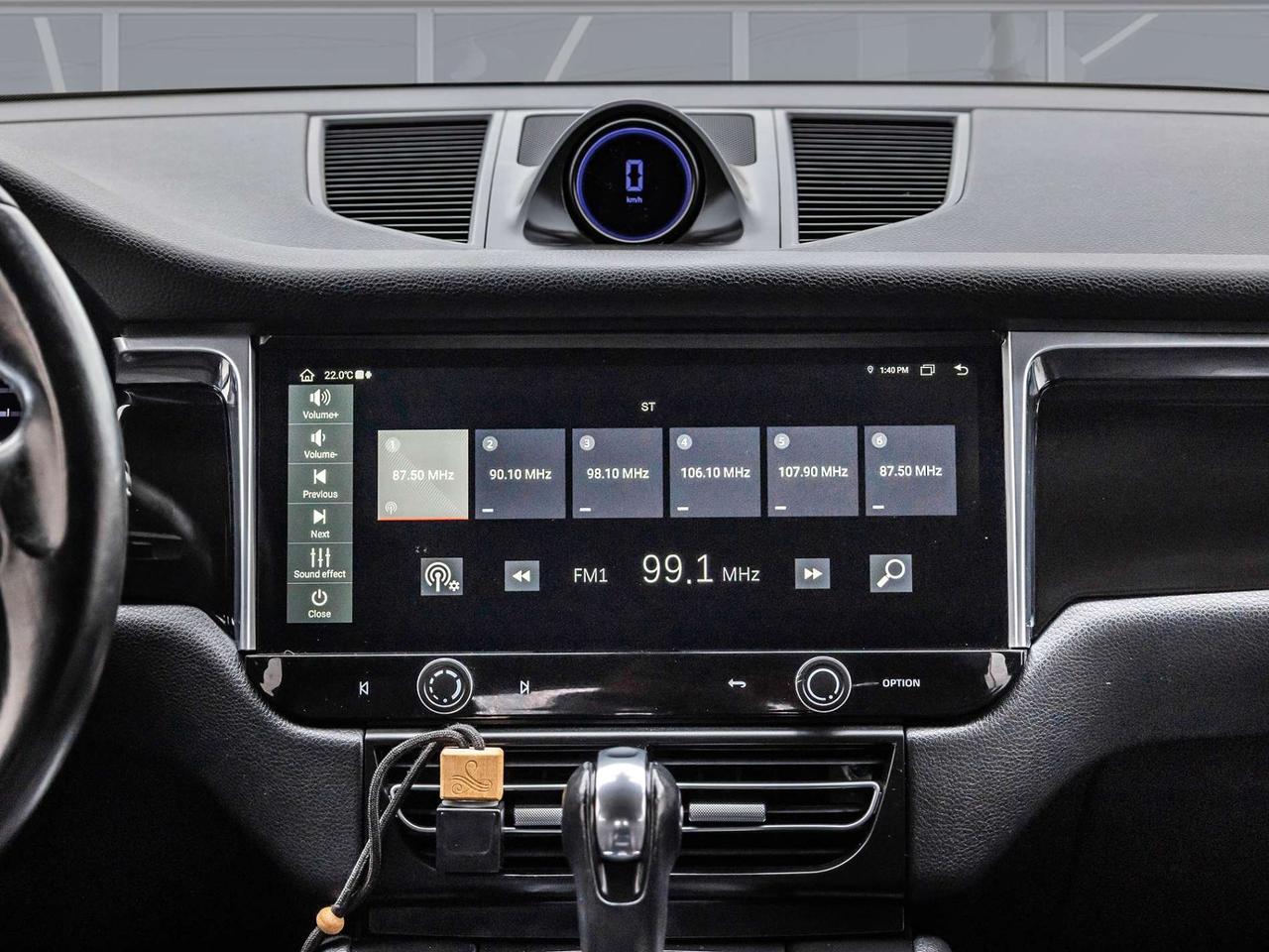2015 Porsche Macan AWD S   Carplay   Panoramic Roof   Navigation   Heated Seats Photo
