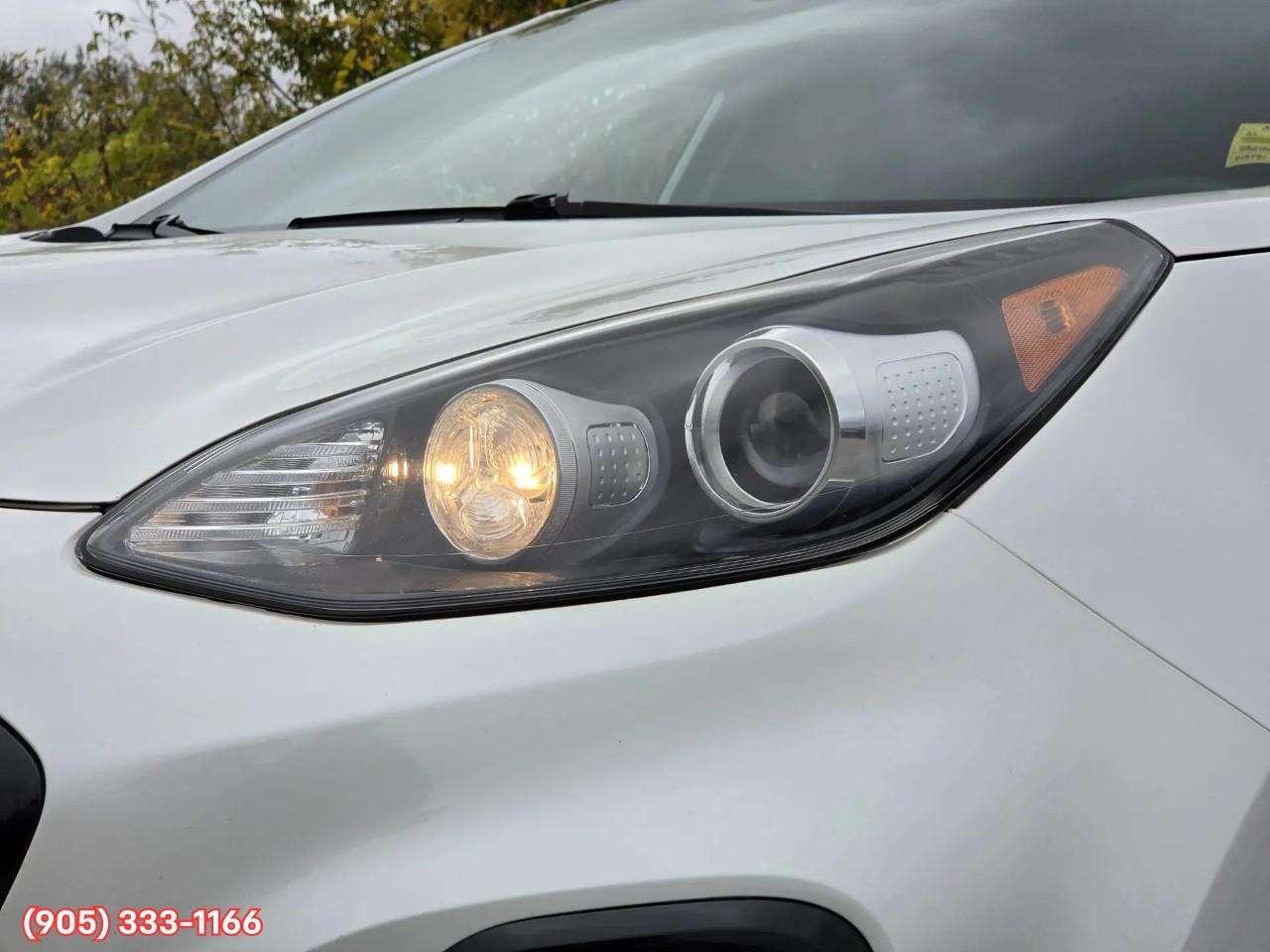 2022 Kia Sportage LX Apple CarPlay & Android Auto • Heated Front Seats • Keyless Entry • Alloy Wheels • Backup Camera Photo