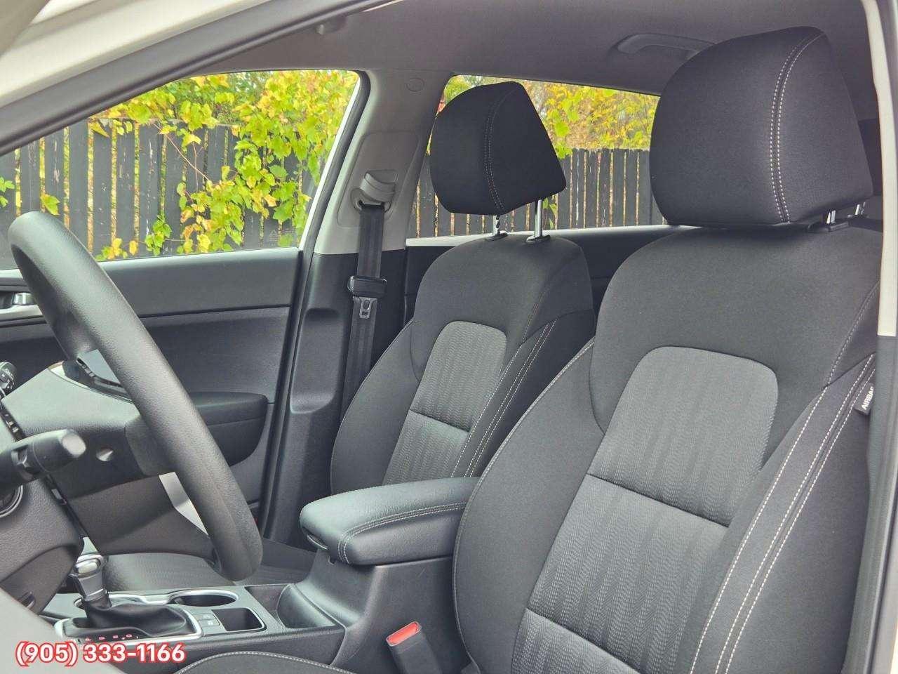 2022 Kia Sportage LX Apple CarPlay & Android Auto • Heated Front Seats • Keyless Entry • Alloy Wheels • Backup Camera Photo