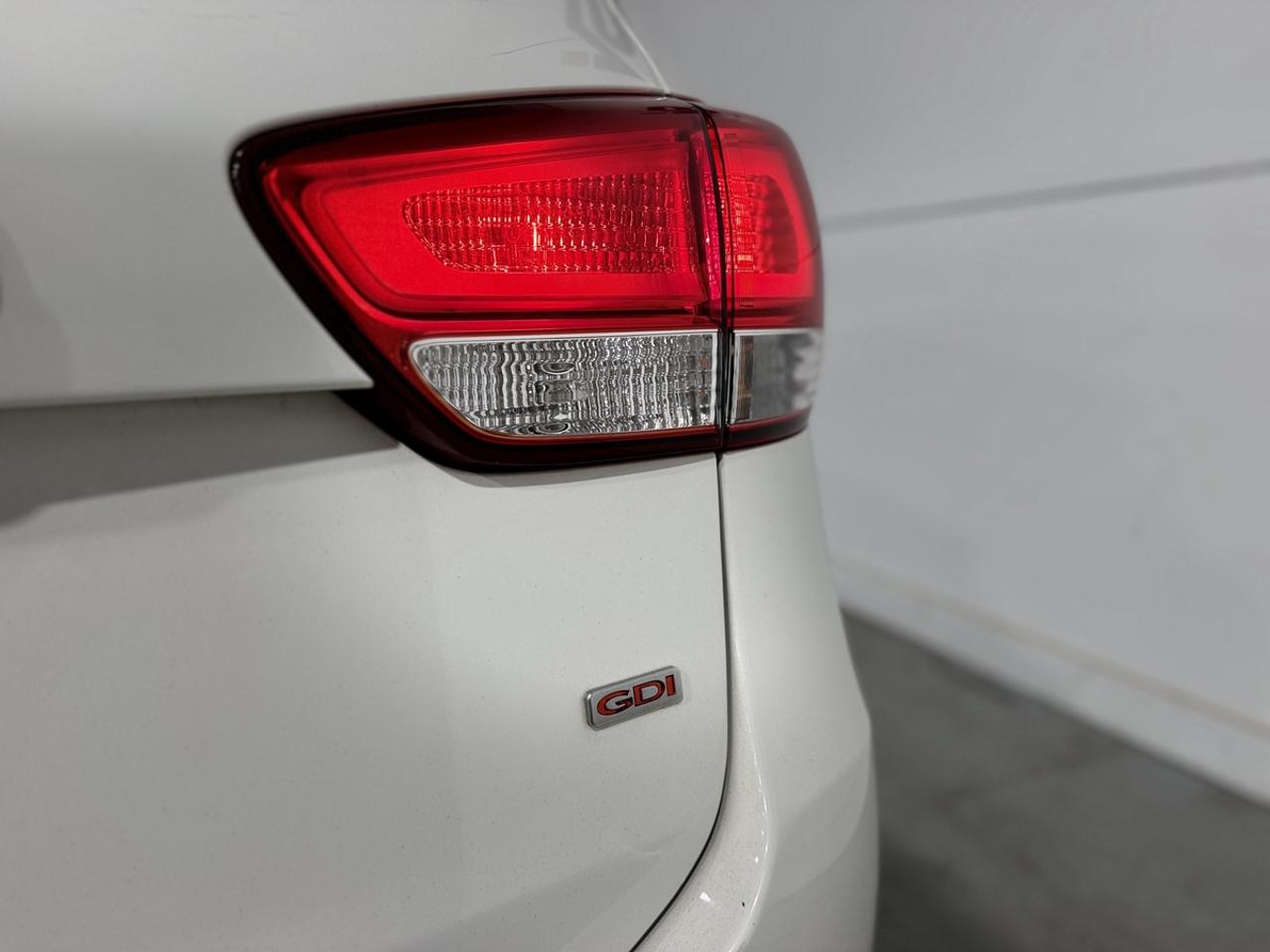 2016 Kia Rondo LX Photo