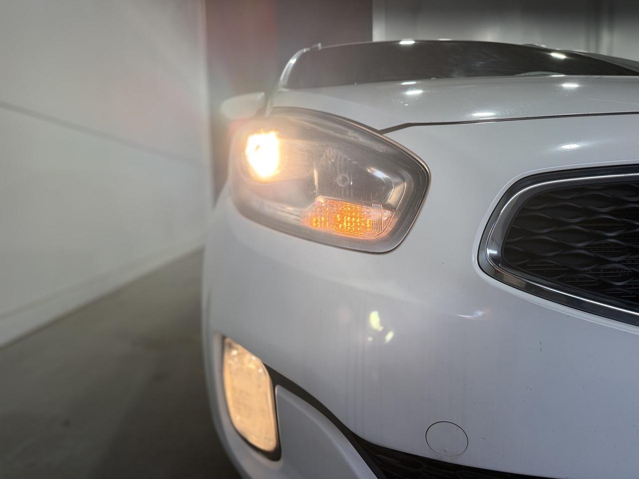 2016 Kia Rondo LX Photo
