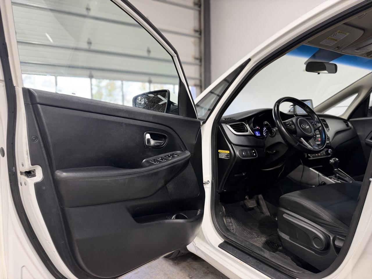2016 Kia Rondo LX Photo