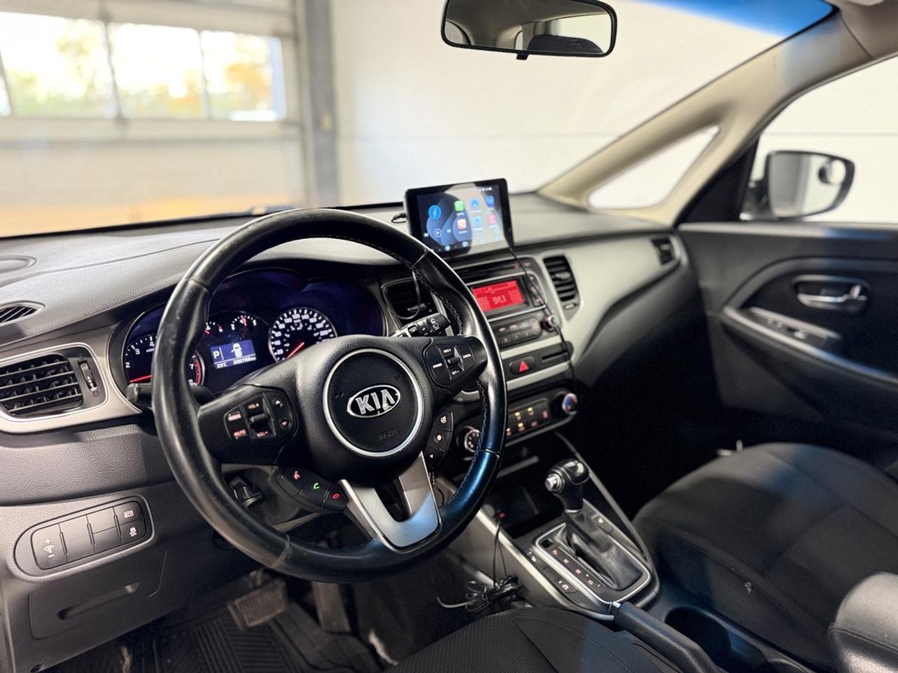 2016 Kia Rondo LX Photo