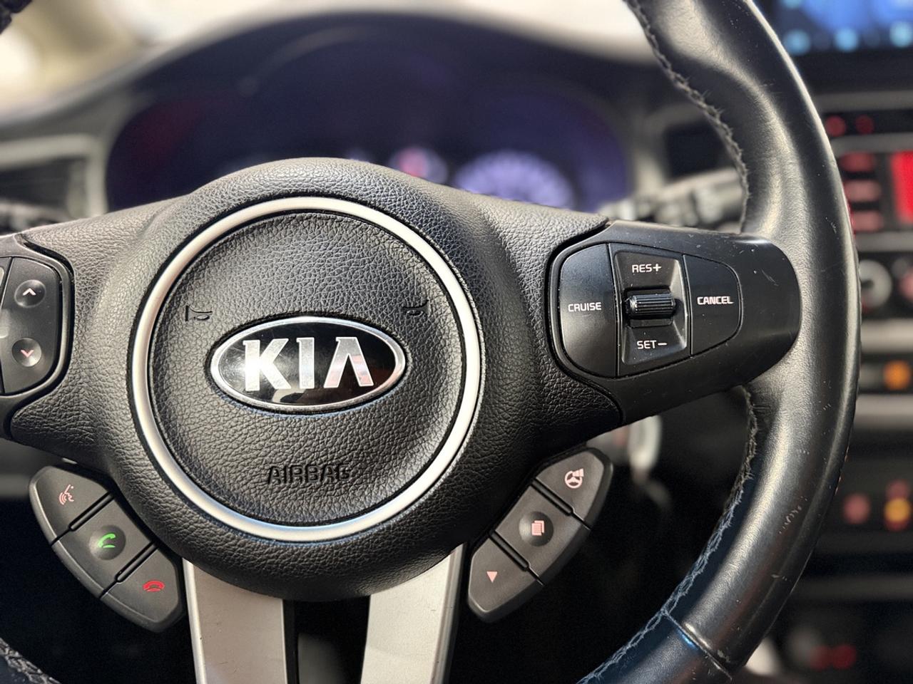 2016 Kia Rondo LX Photo