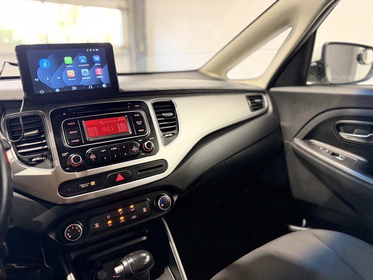 2016 Kia Rondo LX Photo