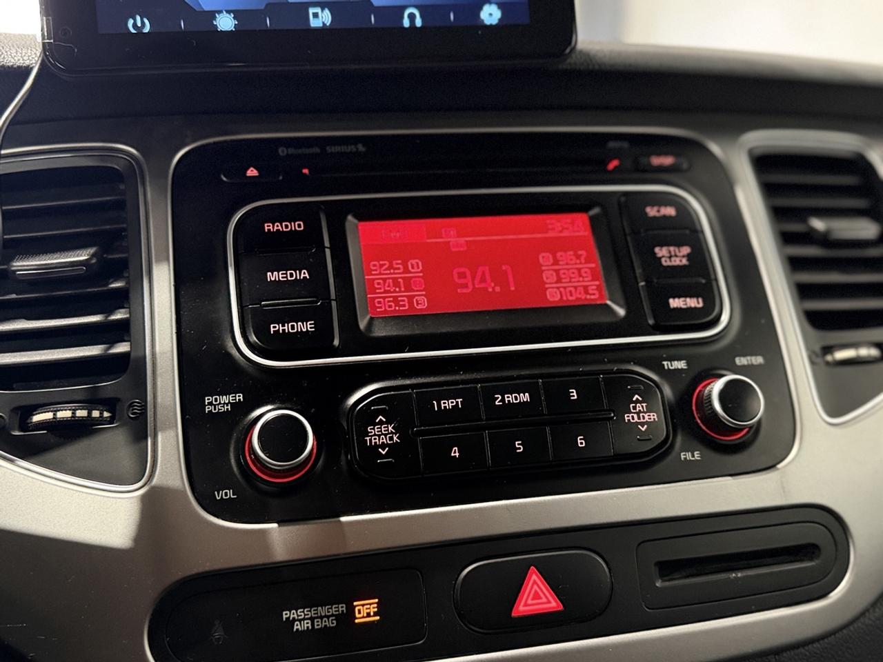 2016 Kia Rondo LX Photo