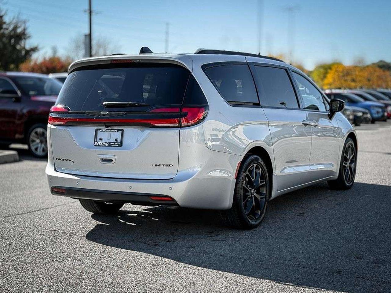2026 Chrysler Pacifica Limited   S APPEARANCE   SUNROOF   HEATED/VENTILATED LEATHER   360° CAMERA   NAVIGATION Photo