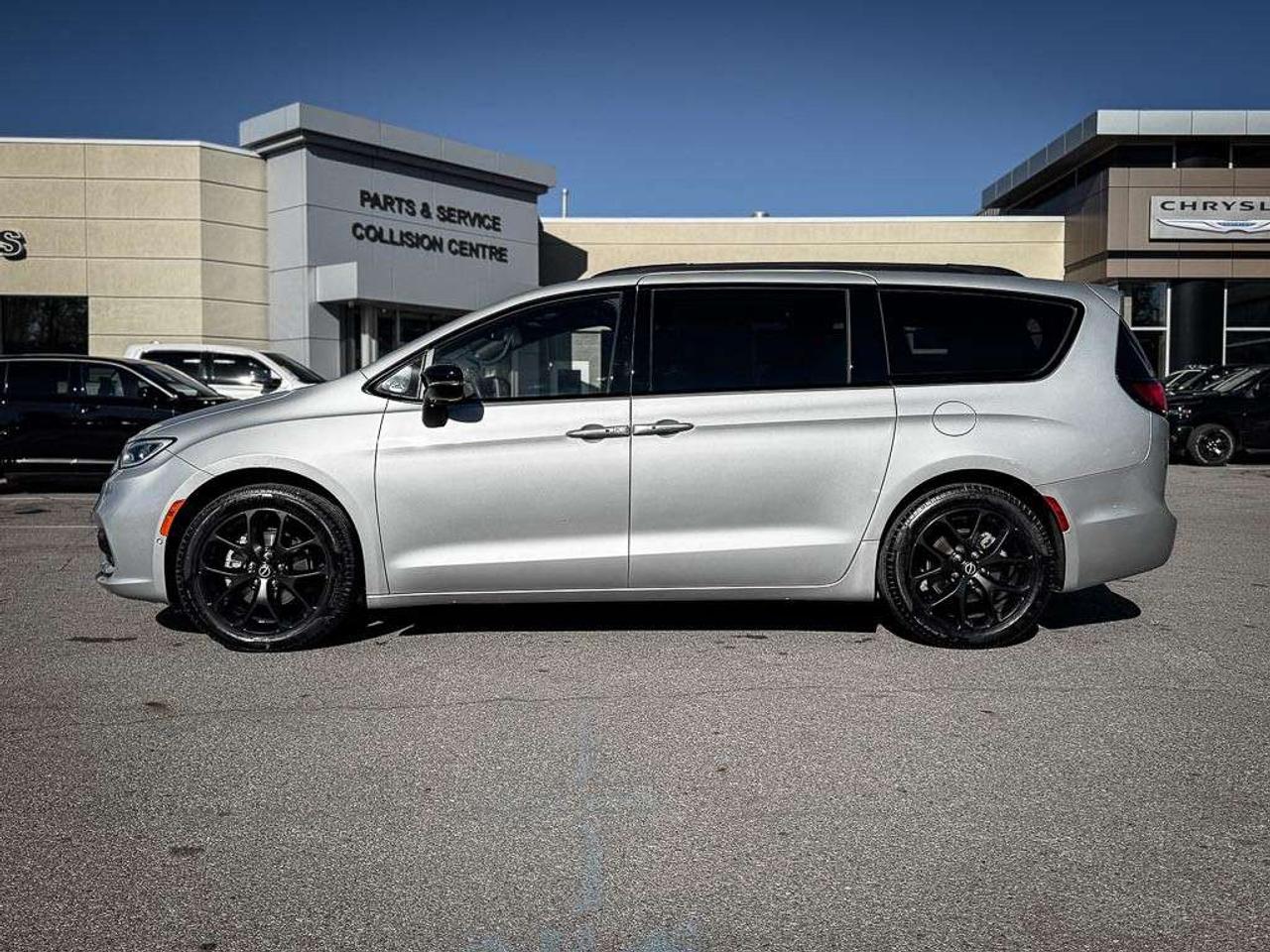 2026 Chrysler Pacifica Limited   S APPEARANCE   SUNROOF   HEATED/VENTILATED LEATHER   360° CAMERA   NAVIGATION Photo
