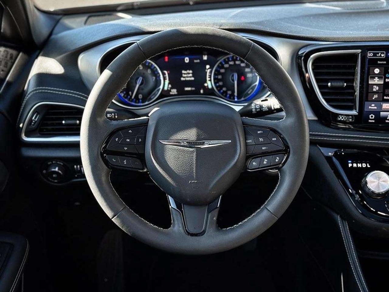 2026 Chrysler Pacifica Limited   S APPEARANCE   SUNROOF   HEATED/VENTILATED LEATHER   360° CAMERA   NAVIGATION Photo