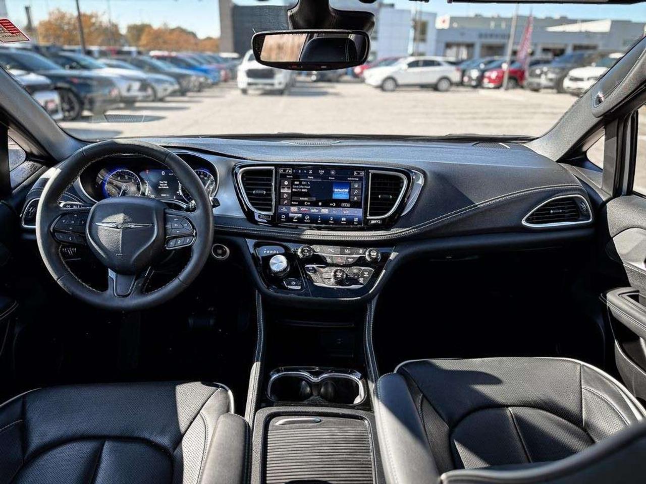 2026 Chrysler Pacifica Limited   S APPEARANCE   SUNROOF   HEATED/VENTILATED LEATHER   360° CAMERA   NAVIGATION Photo
