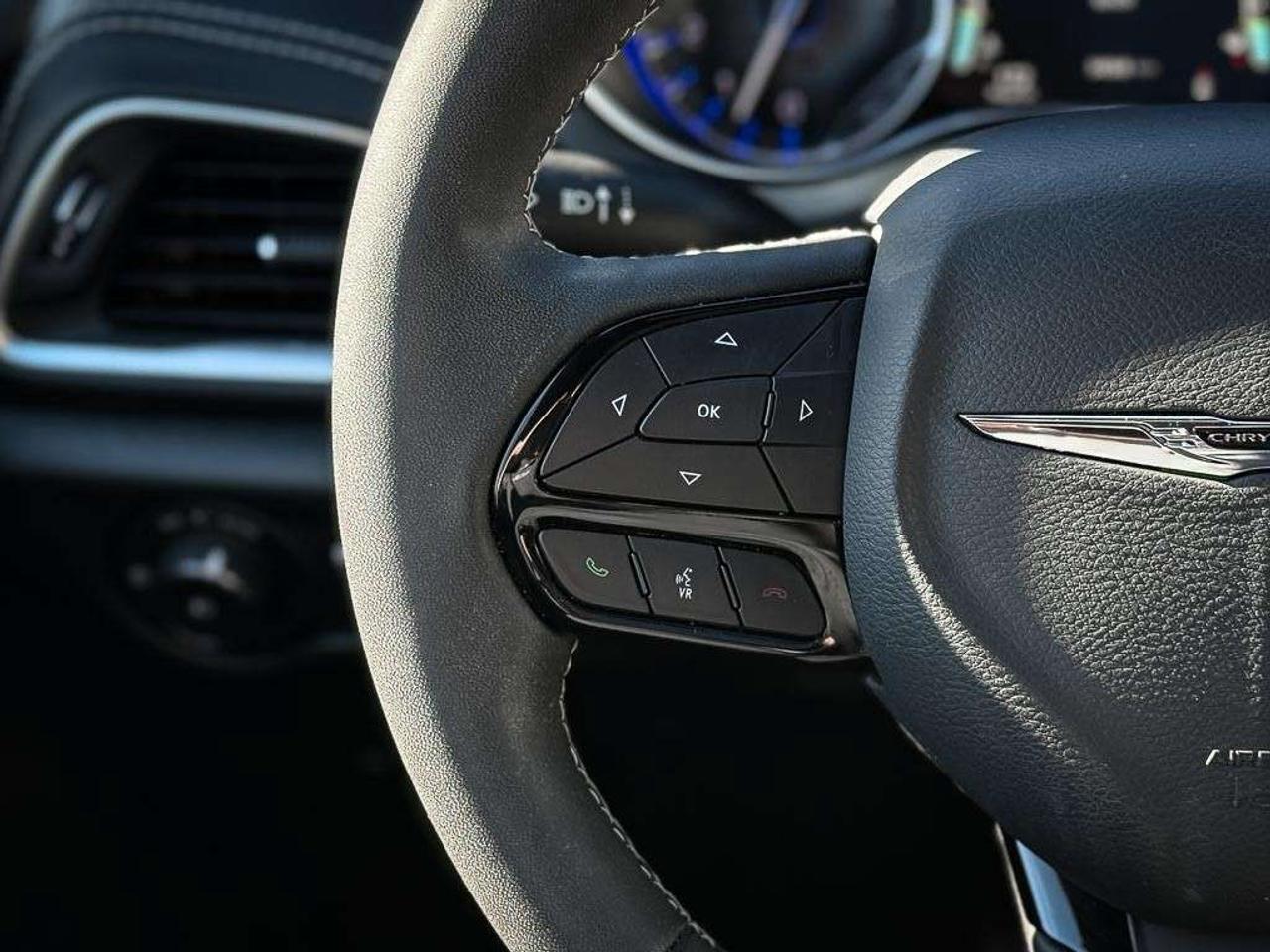2026 Chrysler Pacifica Limited   S APPEARANCE   SUNROOF   HEATED/VENTILATED LEATHER   360° CAMERA   NAVIGATION Photo