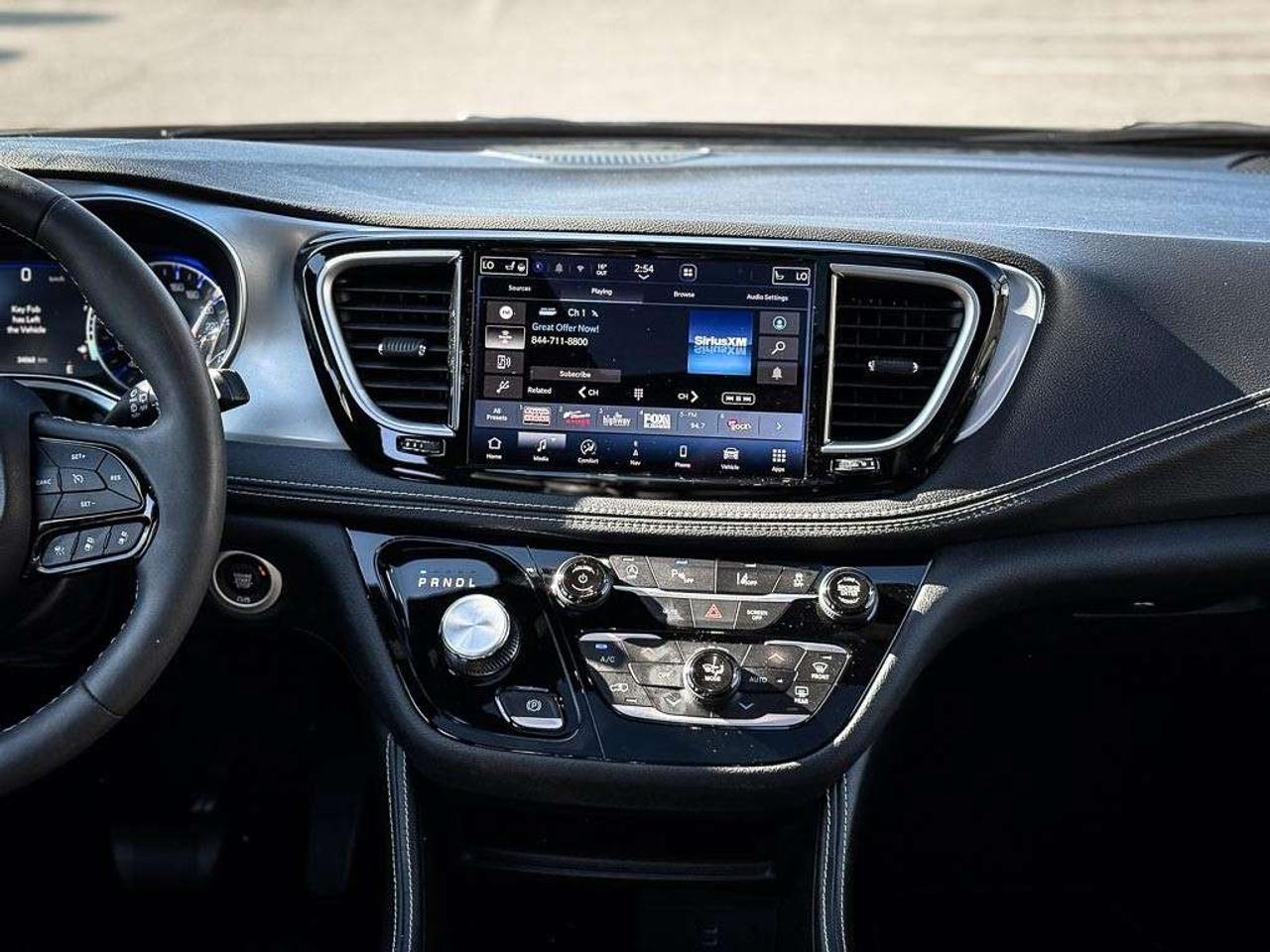 2026 Chrysler Pacifica Limited   S APPEARANCE   SUNROOF   HEATED/VENTILATED LEATHER   360° CAMERA   NAVIGATION Photo