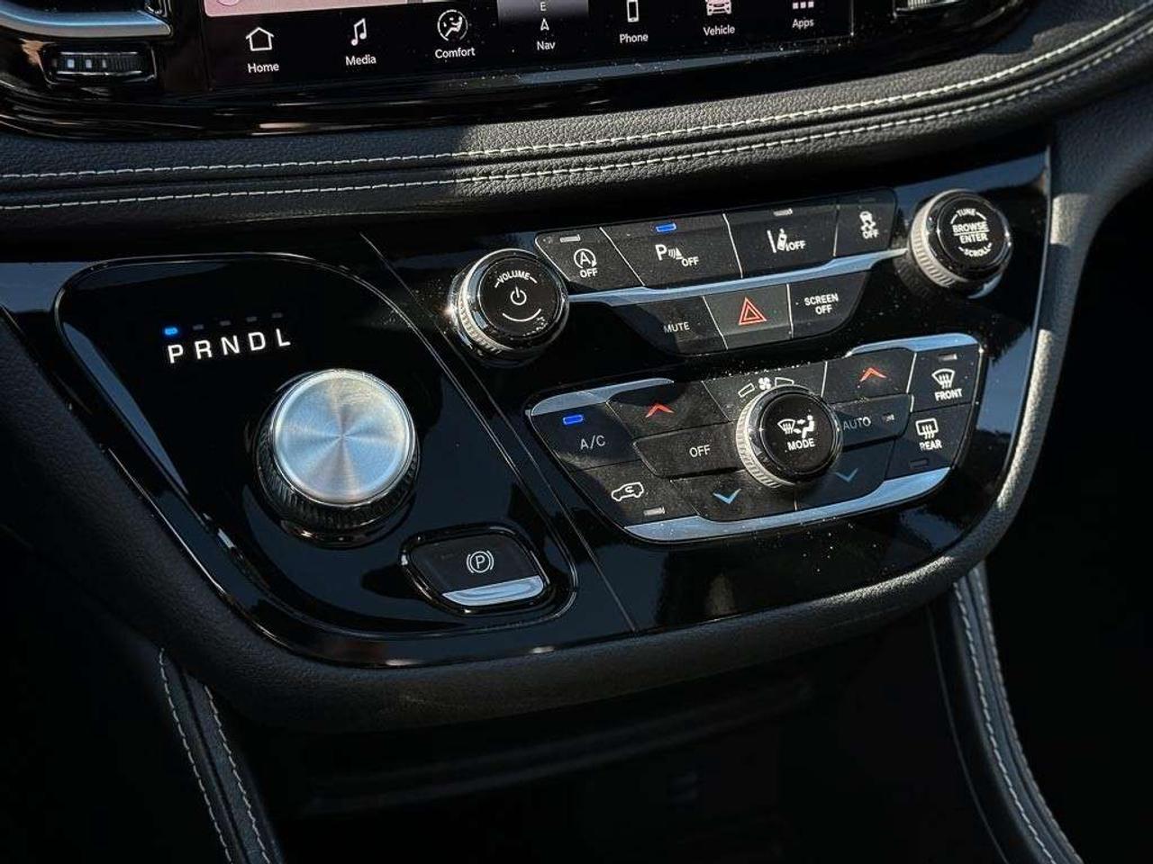 2026 Chrysler Pacifica Limited   S APPEARANCE   SUNROOF   HEATED/VENTILATED LEATHER   360° CAMERA   NAVIGATION Photo