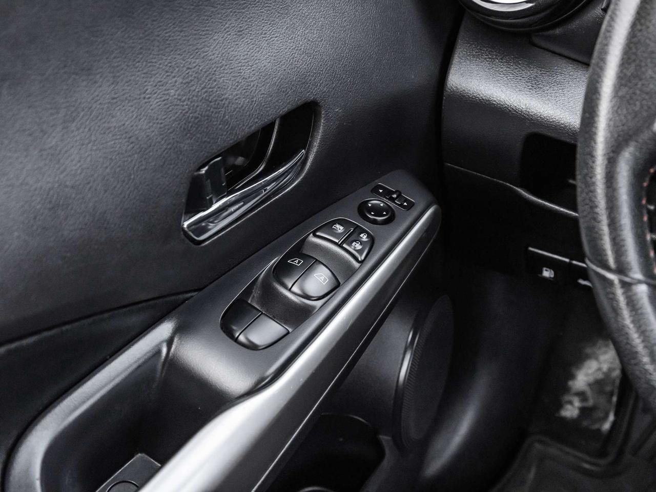 2020 Nissan Kicks SR   CarPlay   Backup Camera   Blind Spot Photo