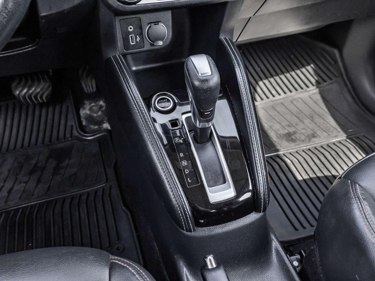 2020 Nissan Kicks SR   CarPlay   Backup Camera   Blind Spot Photo