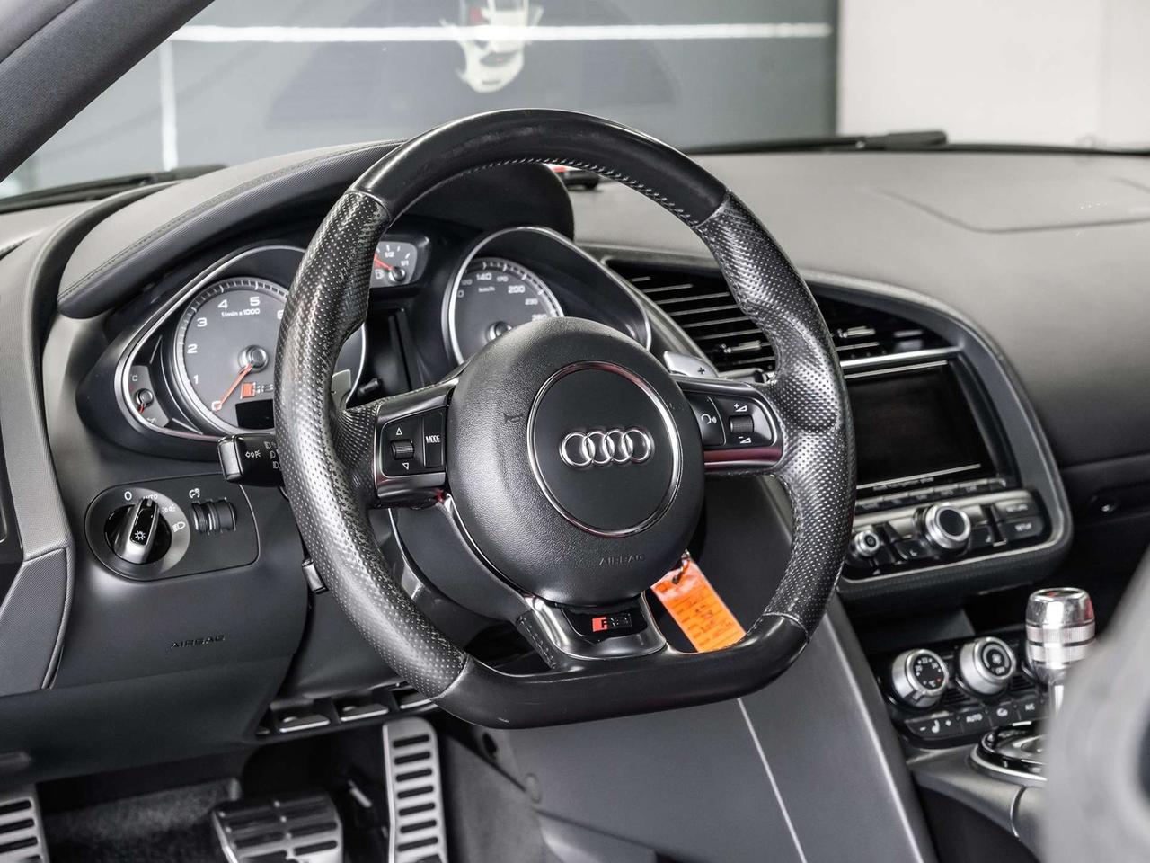 2015 Audi R8 2dr Coupe Auto V8 Quattro   AWD   Well Maintained Photo