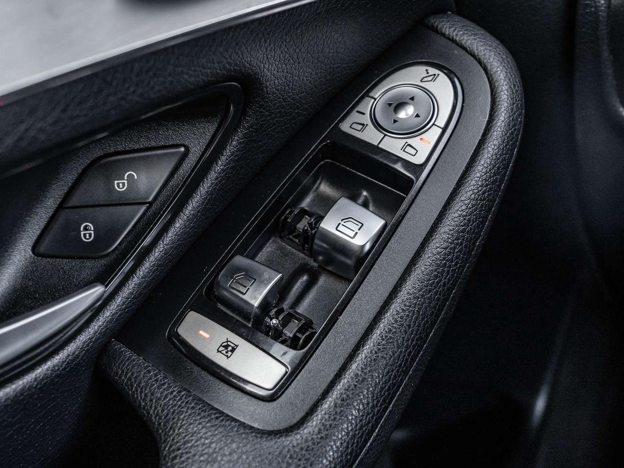 2019 Mercedes-Benz GLC GLC 300 4MATIC SUV Photo
