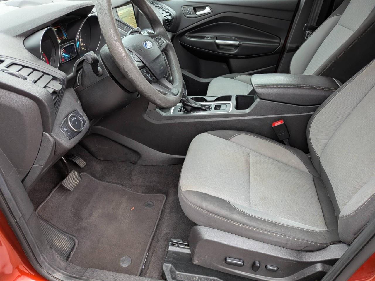 2019 Ford Escape SE FWD Photo