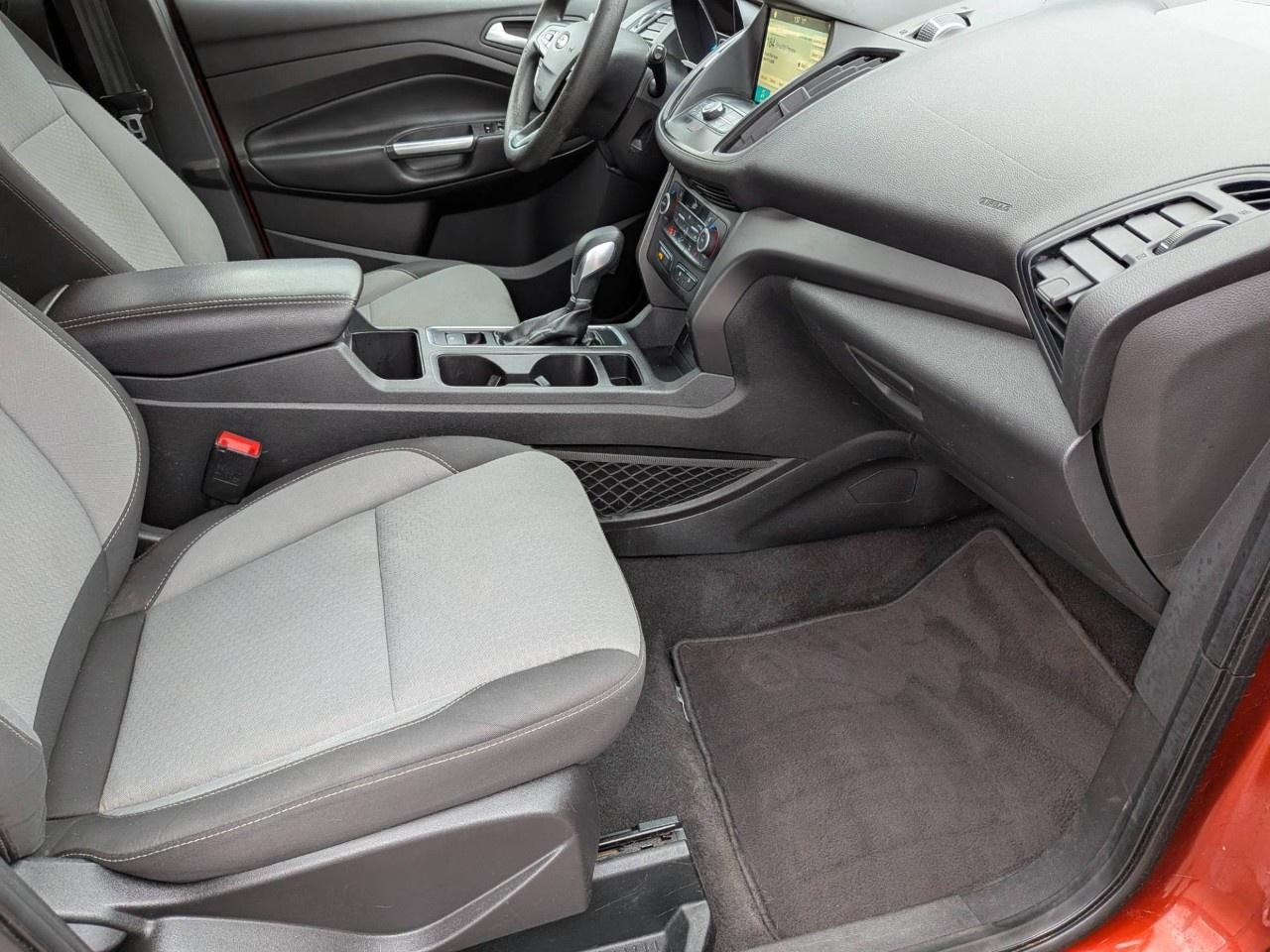 2019 Ford Escape SE FWD Photo