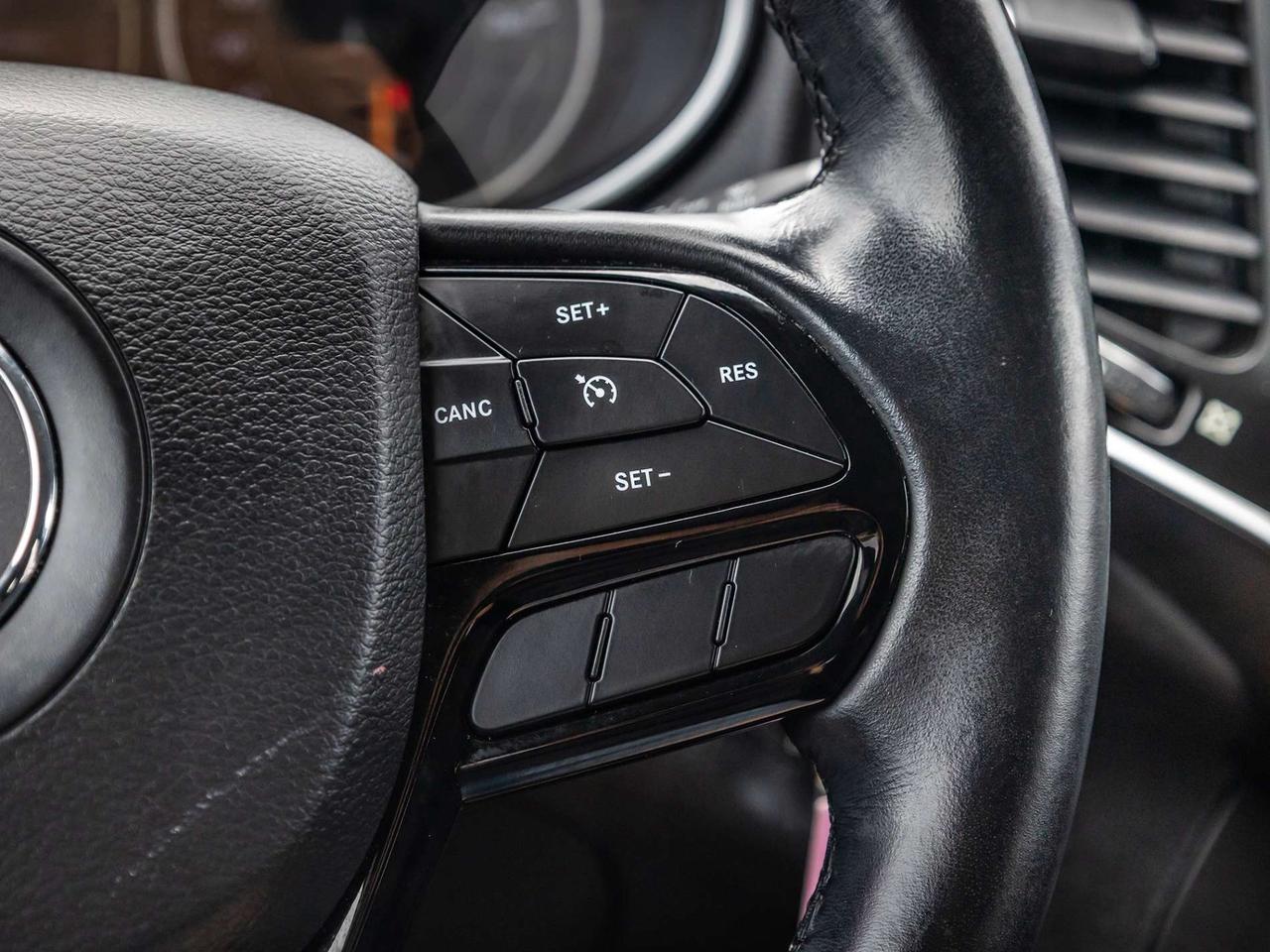 2019 Jeep Cherokee Altitude 4x4   Backup Camera   Bluetooth   Uconnect   Clean Carfax Photo
