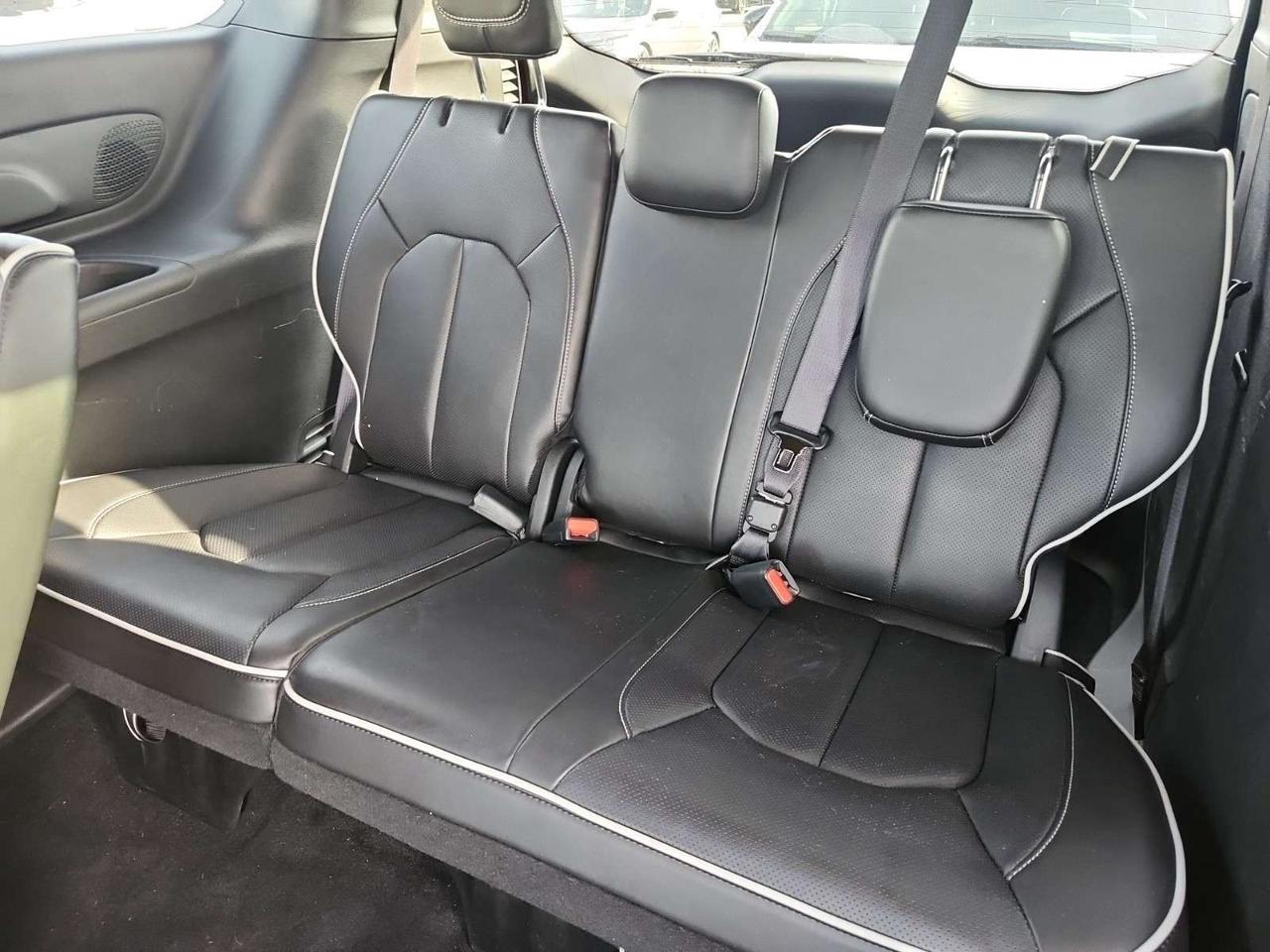 2026 Chrysler Pacifica Limited   S APPEARANCE   SUNROOF   HEATED/VENTILATED LEATHER   NAVIGATION   ADAPTIVE CRUISE Photo
