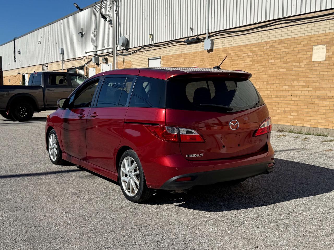 2017 Mazda 5 No Accidents l GT l FWD l 2 Wheel Sets Inc l 2.5i Photo3