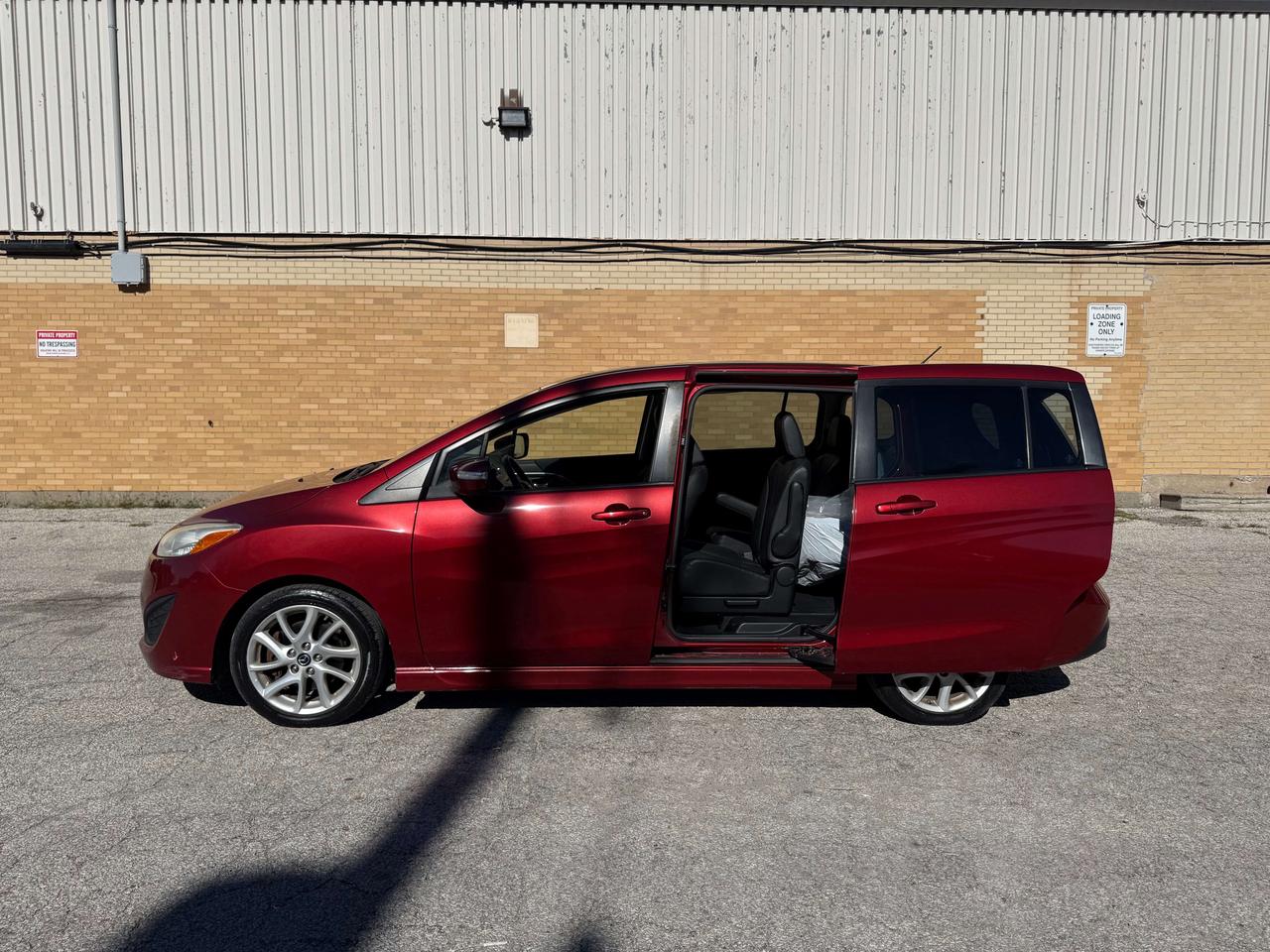 2017 Mazda 5 No Accidents l GT l FWD l 2 Wheel Sets Inc l 2.5i Photo
