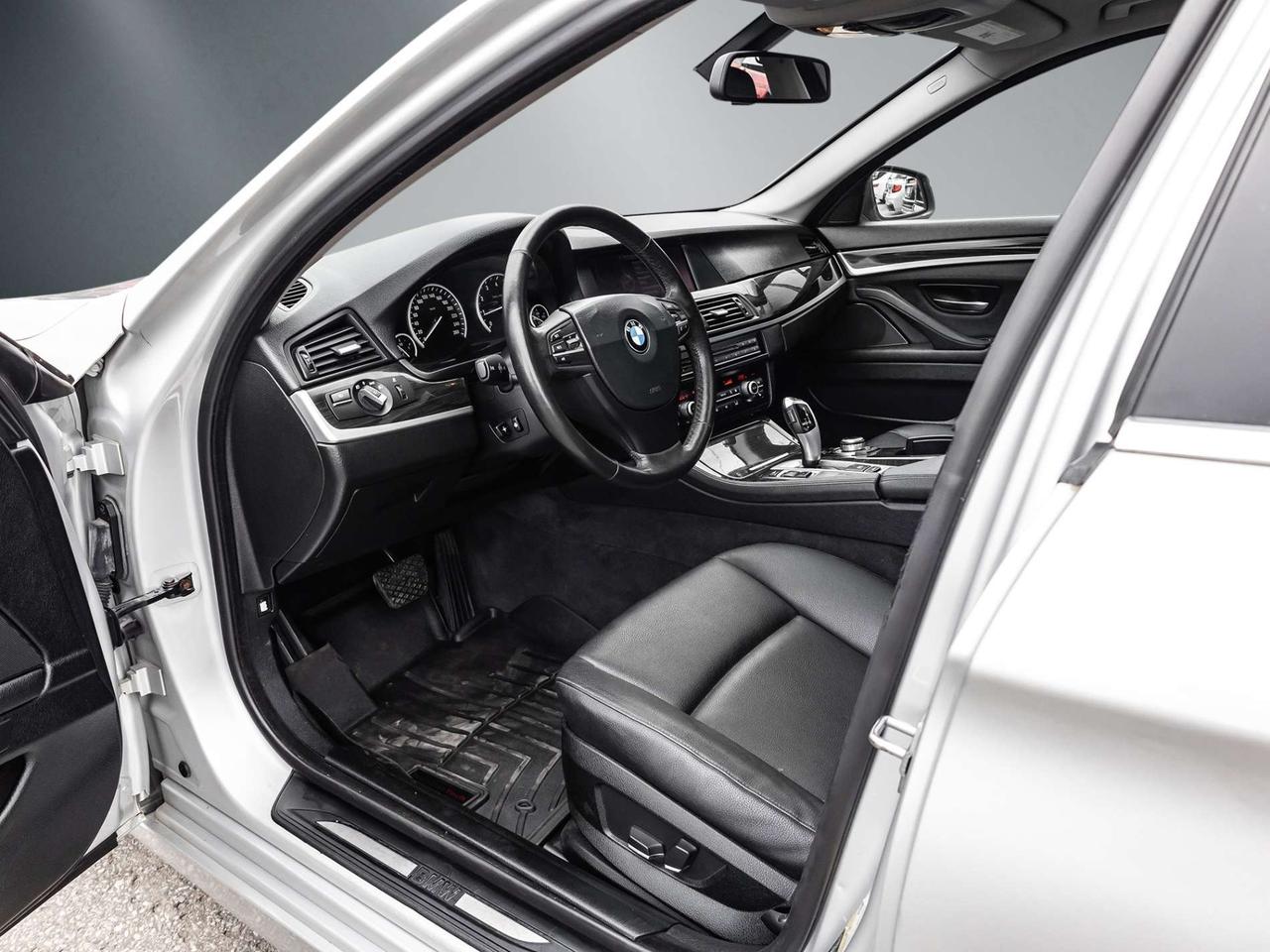 2013 BMW 5 Series 528i xDrive Photo