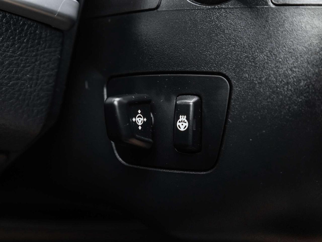 2013 BMW 5 Series 528i xDrive Photo