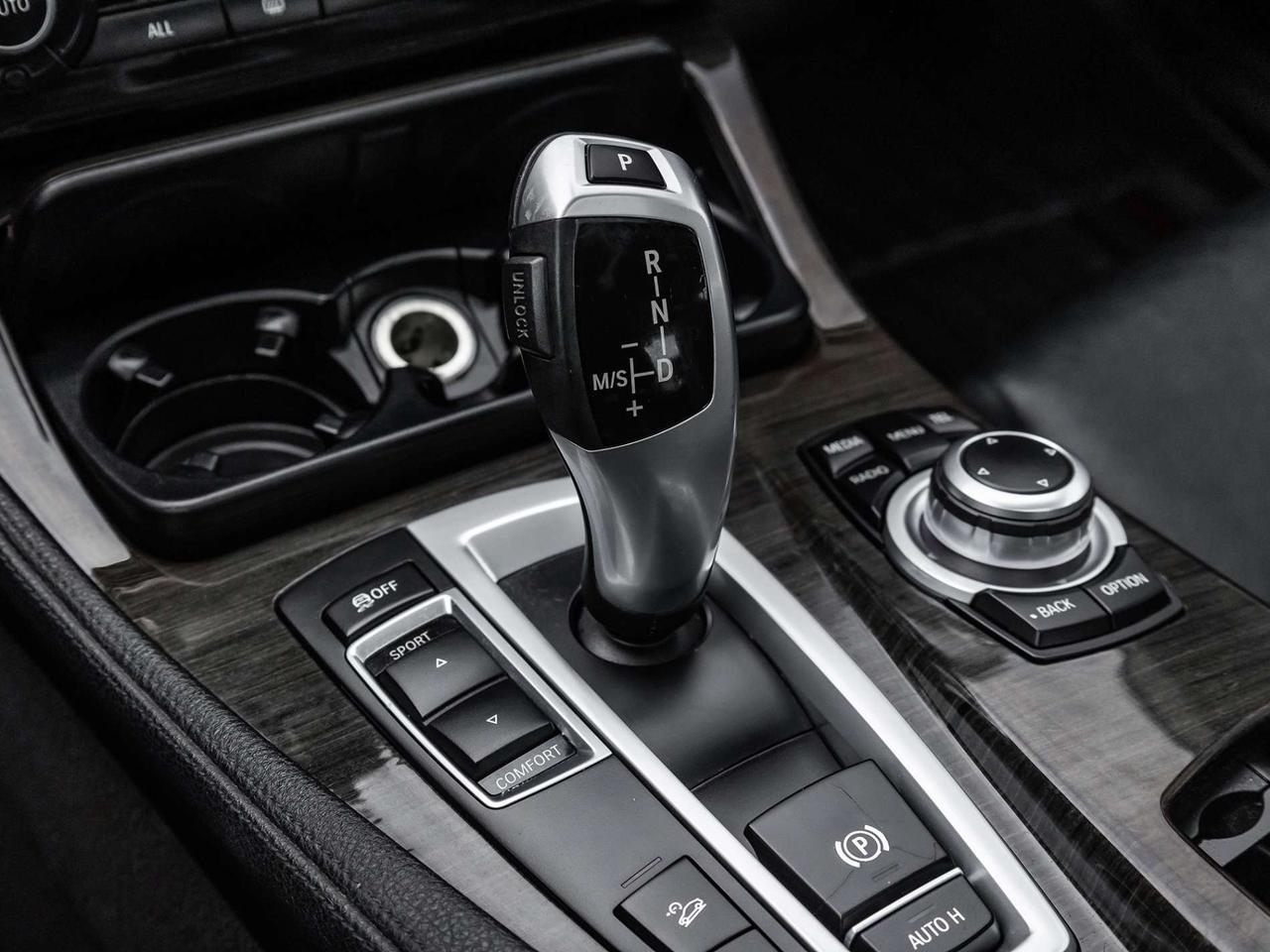 2013 BMW 5 Series 528i xDrive Photo