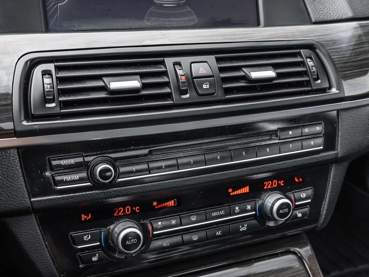 2013 BMW 5 Series 528i xDrive Photo