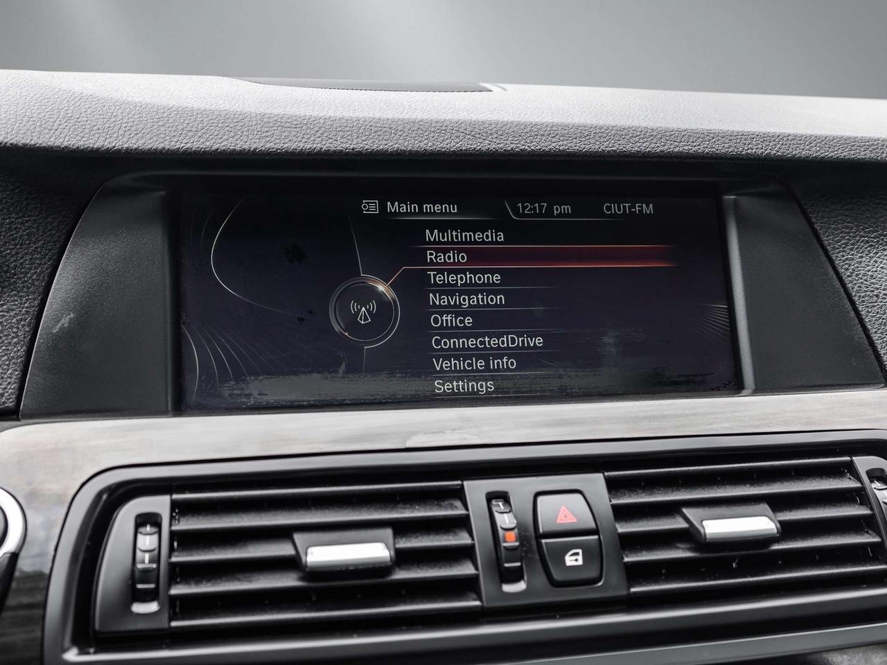 2013 BMW 5 Series 528i xDrive Photo