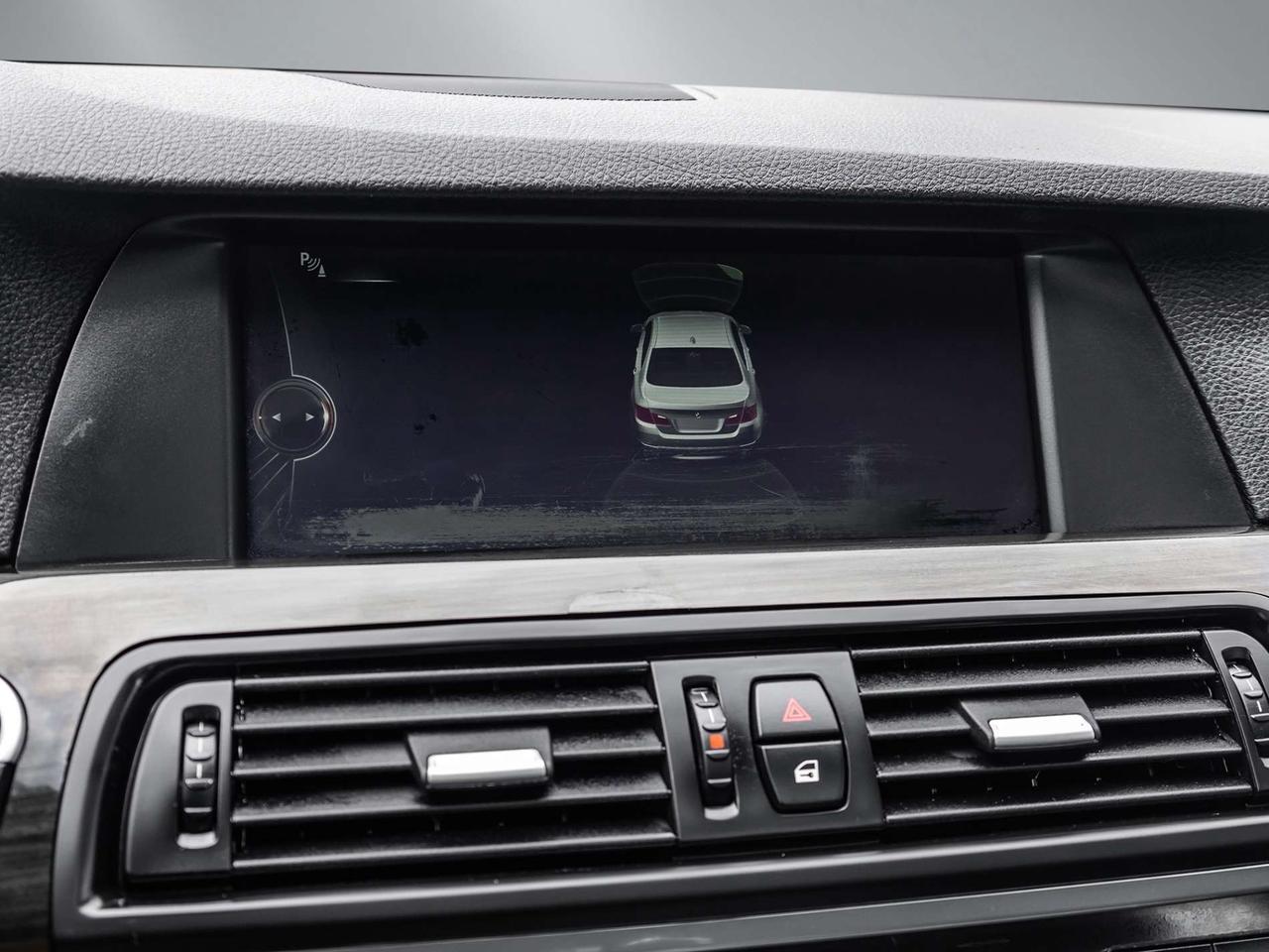 2013 BMW 5 Series 528i xDrive Photo