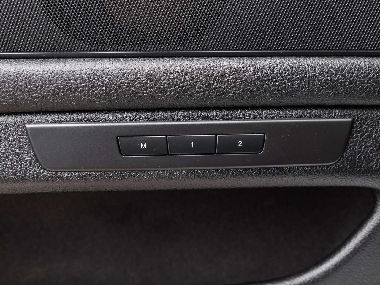 2013 BMW 5 Series 528i xDrive Photo
