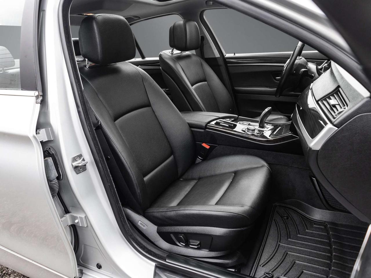 2013 BMW 5 Series 528i xDrive Photo