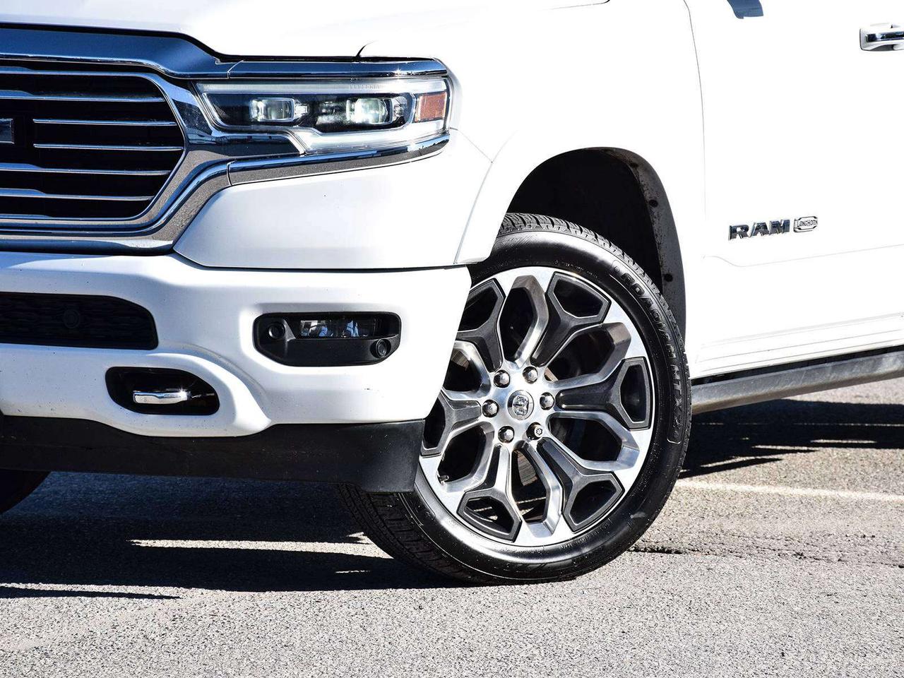 2020 RAM 1500 Longhorn Crew Cab 4x4 ~Nav ~Leather ~Pano Roof Photo