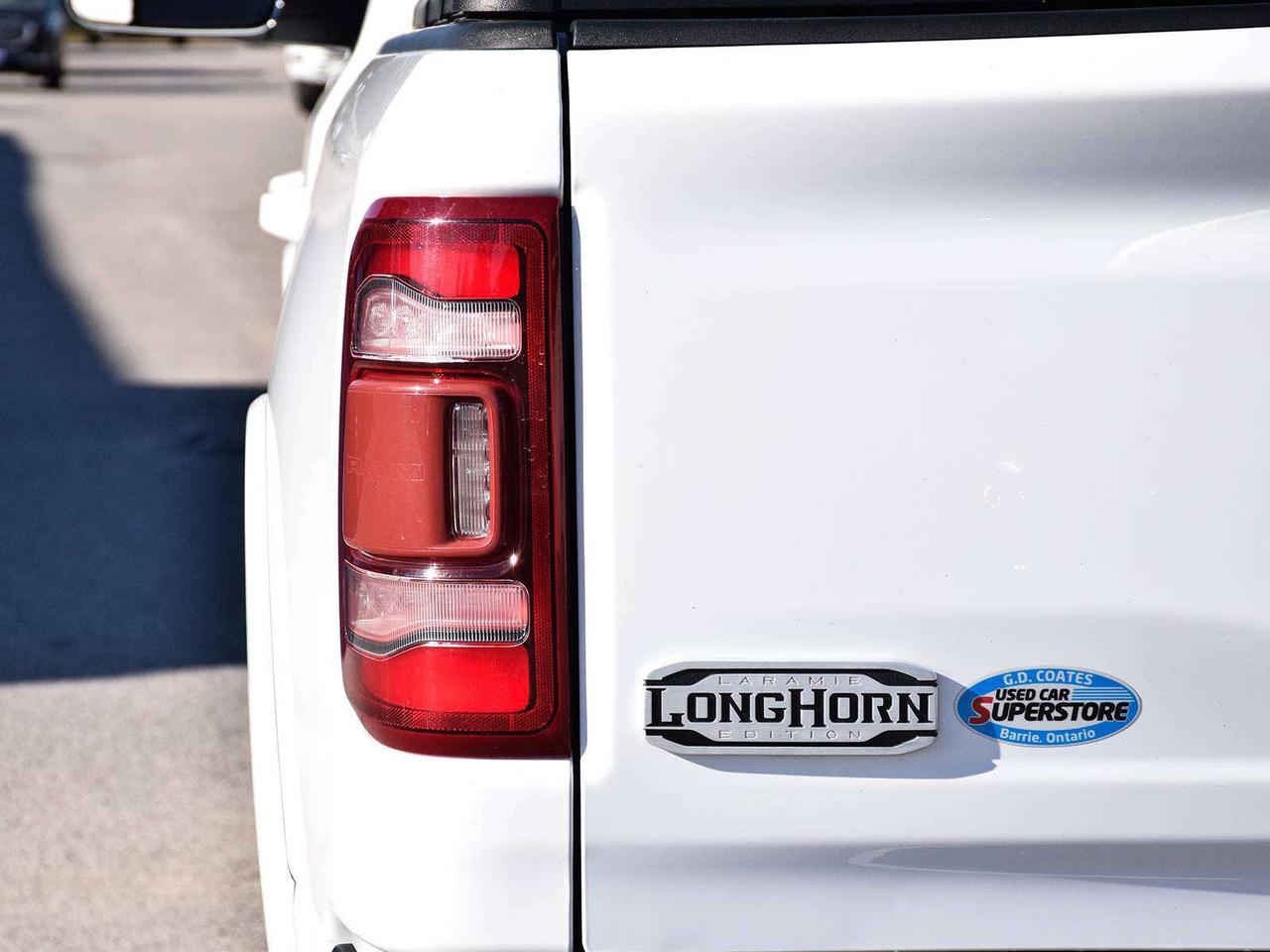 2020 RAM 1500 Longhorn Crew Cab 4x4 ~Nav ~Leather ~Pano Roof Photo