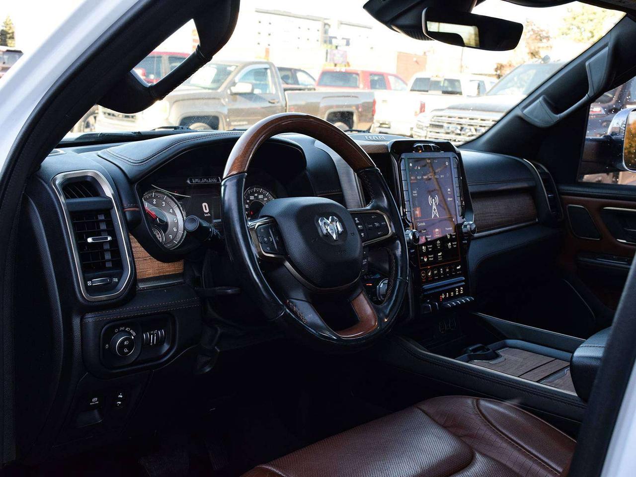 2020 RAM 1500 Longhorn Crew Cab 4x4 ~Nav ~Leather ~Pano Roof Photo