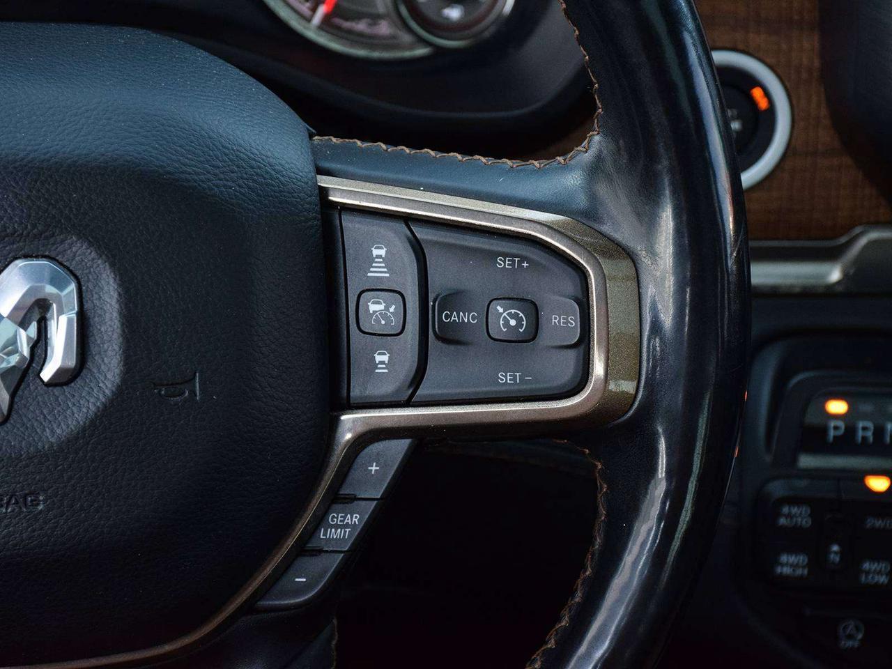 2020 RAM 1500 Longhorn Crew Cab 4x4 ~Nav ~Leather ~Pano Roof Photo