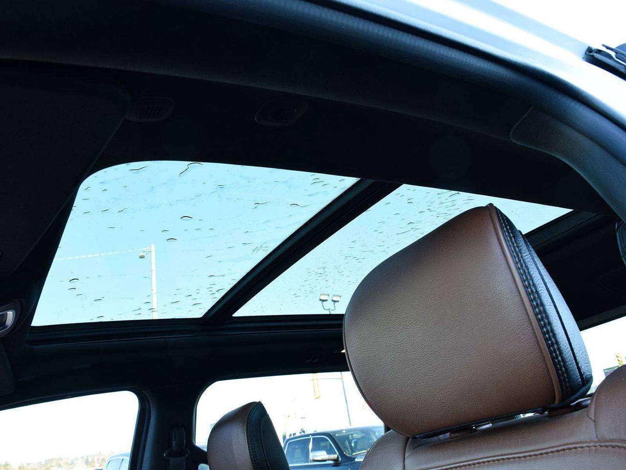2020 RAM 1500 Longhorn Crew Cab 4x4 ~Nav ~Leather ~Pano Roof Photo