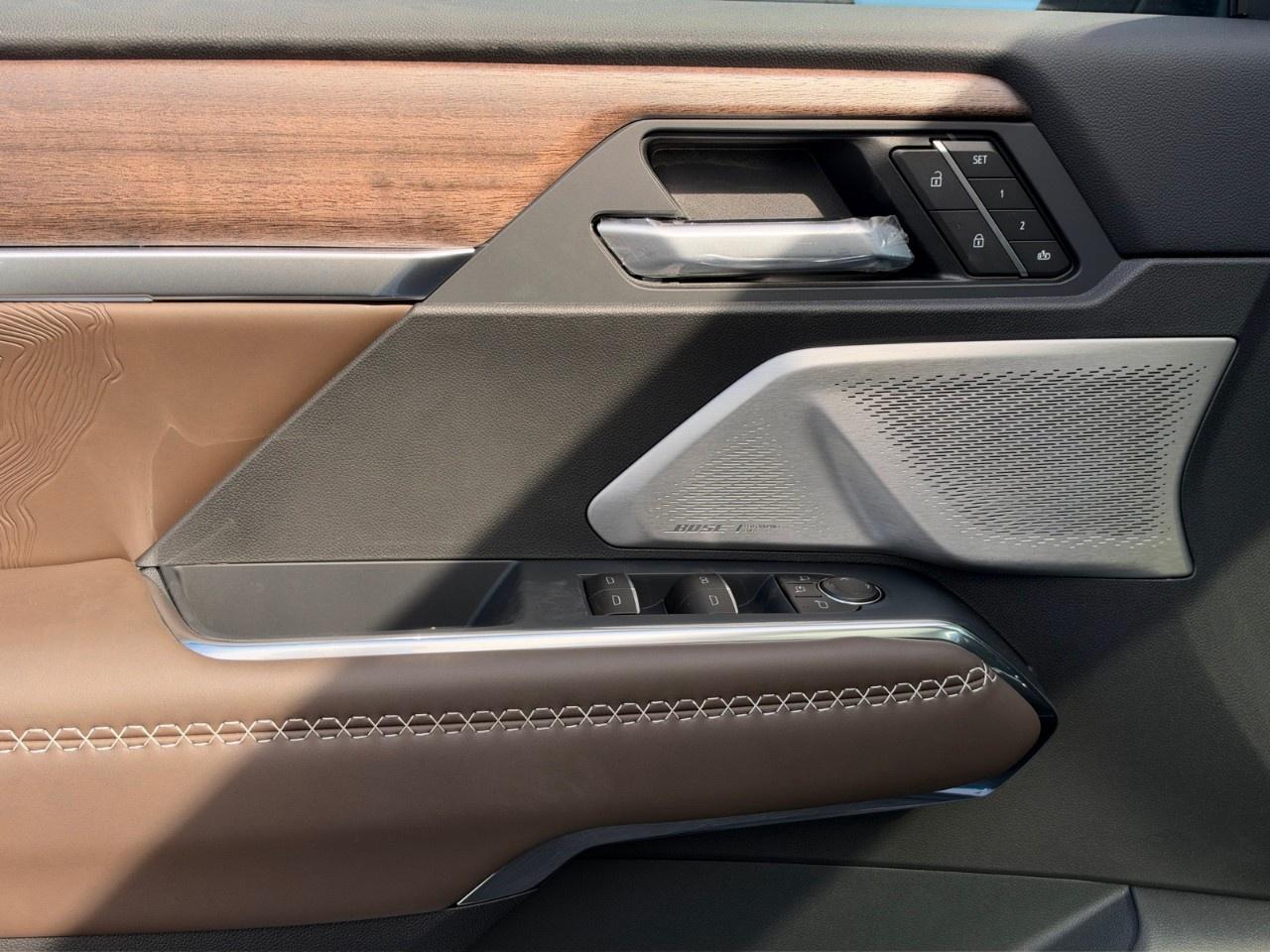 2027 GMC Acadia AWD Denali Ultimate Photo