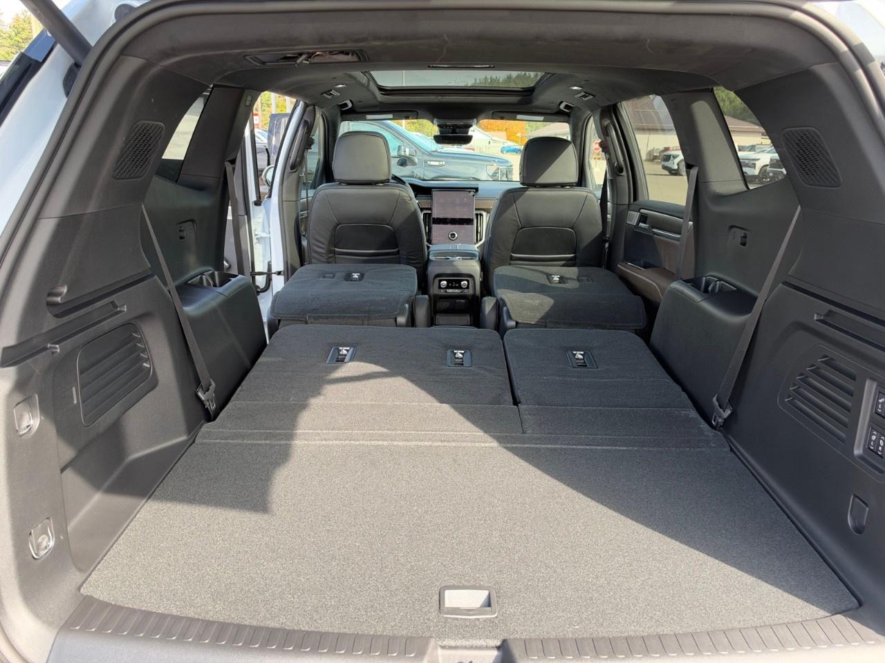 2027 GMC Acadia AWD Denali Ultimate Photo