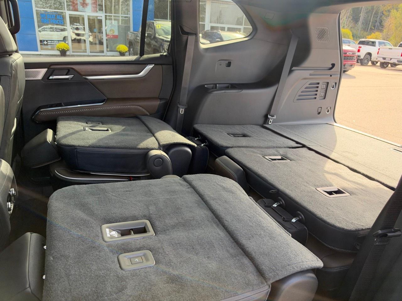 2027 GMC Acadia AWD Denali Ultimate Photo