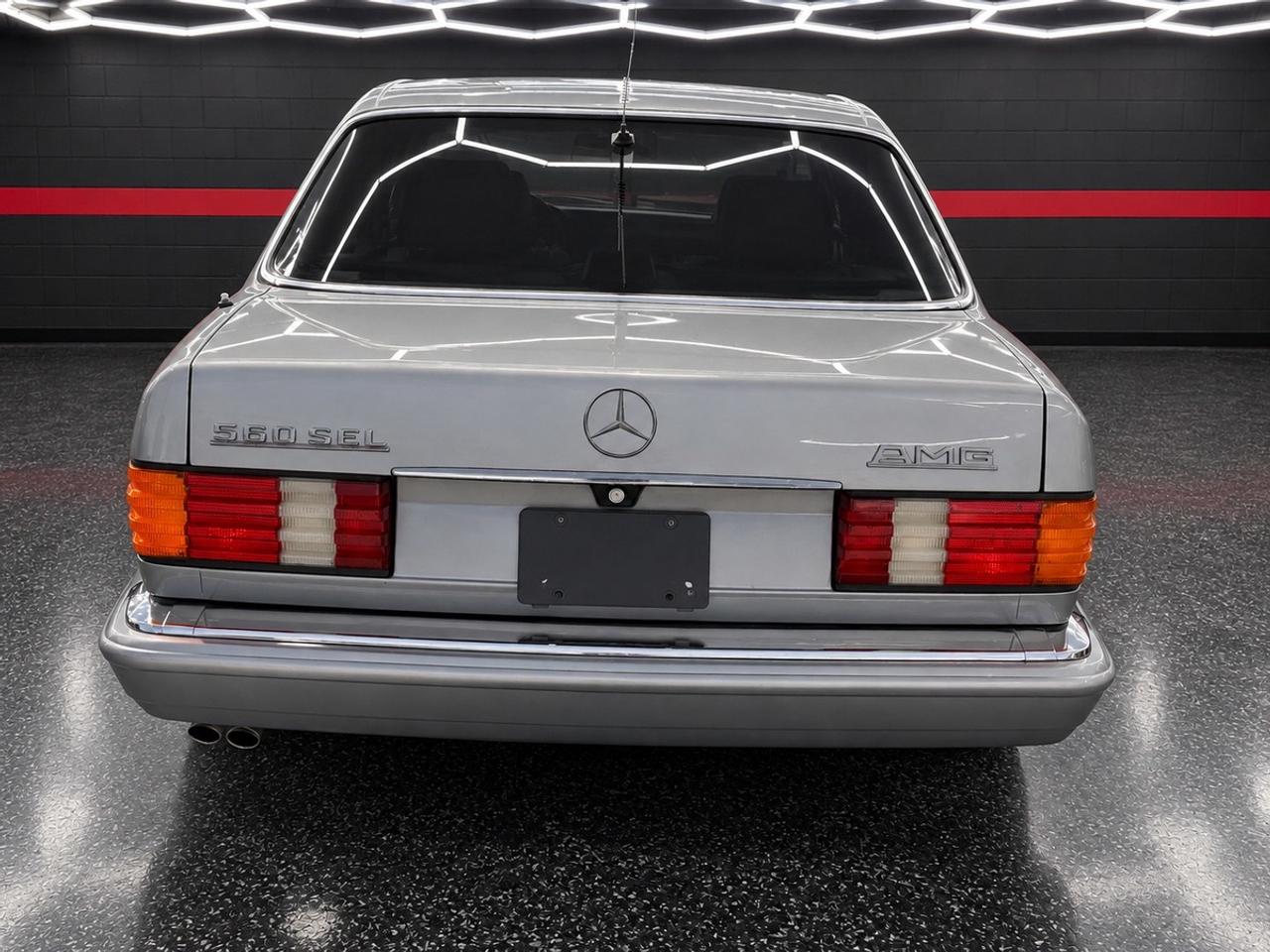 1990 Mercedes-Benz 560 Series 560SEL Photo