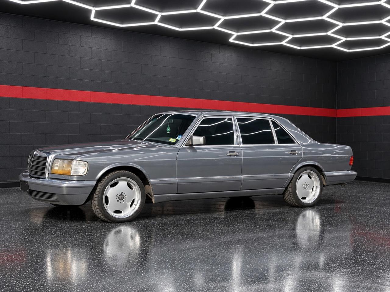 1990 Mercedes-Benz 560 Series 560SEL Photo2
