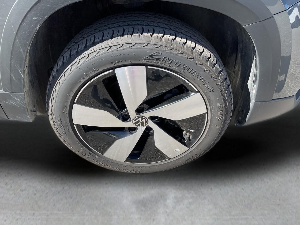 2025 Volkswagen Taos Trendline 4dr All-Wheel Drive 4MOTION Photo